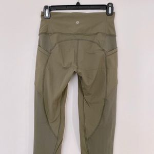 Lululemon All the Right Places sz 6